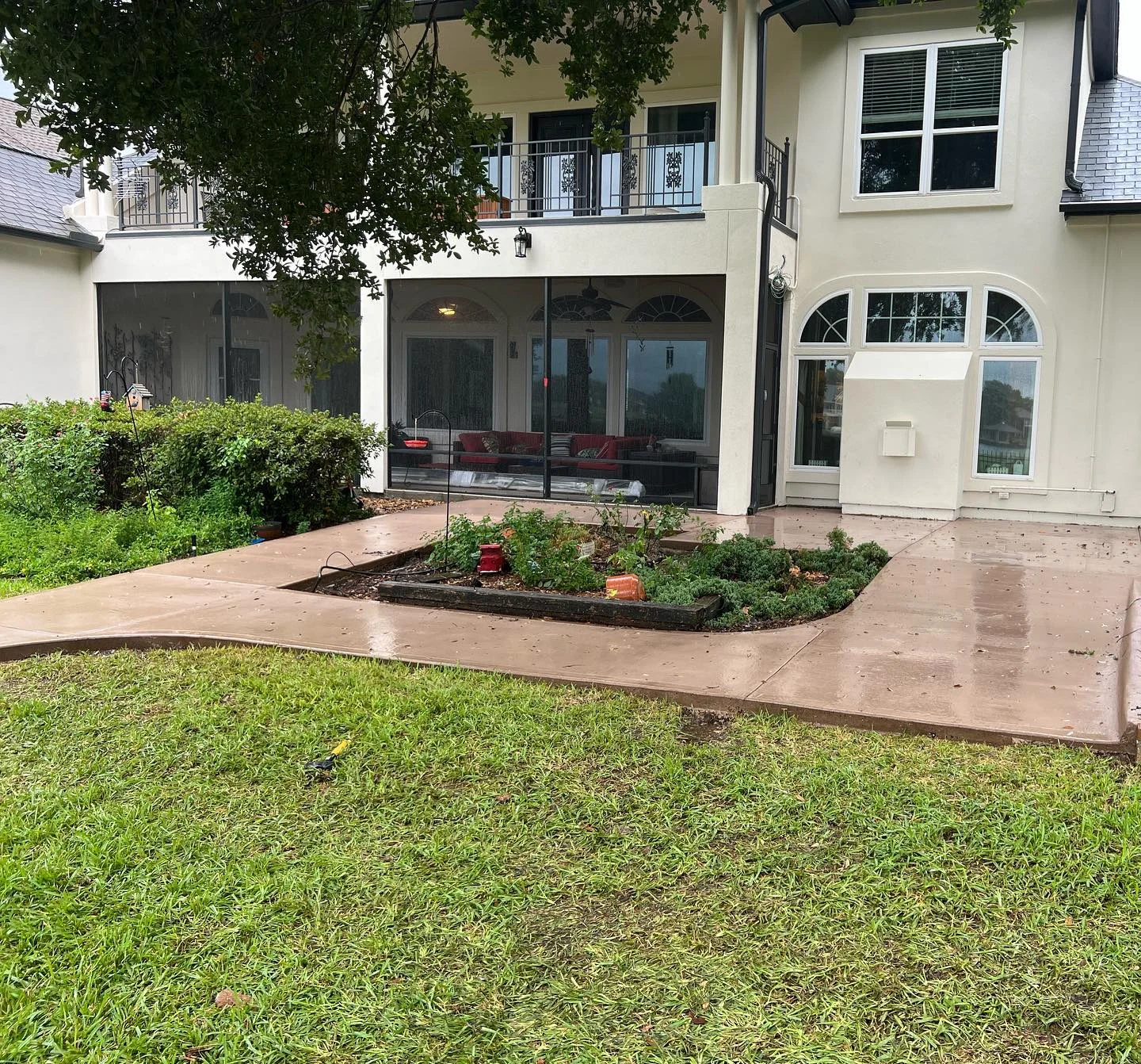 concrete driveway with smooth trowel finish and saw-cut joints, Spring, Texas